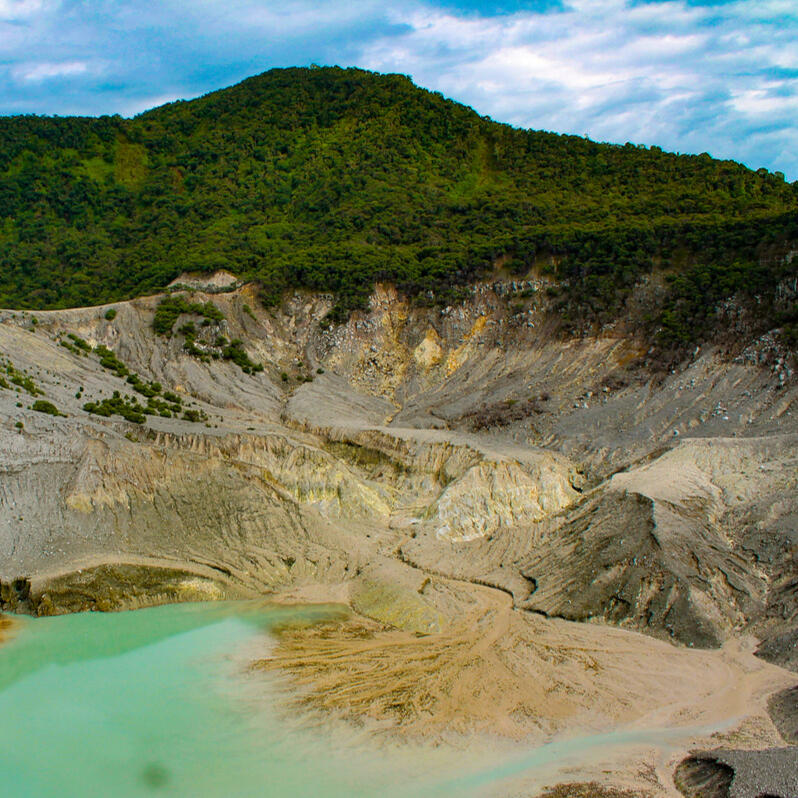 Tangkuban Perahu